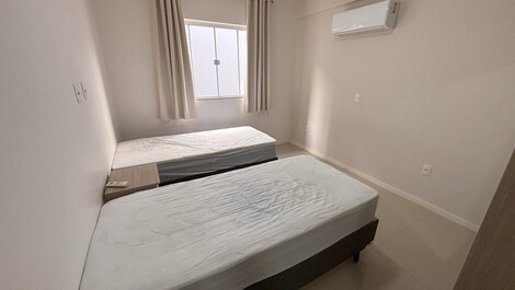 Apartamento en Bombas – 2 Dormitorios, Internet y Piscina, ¡Cerca de la Playa!
