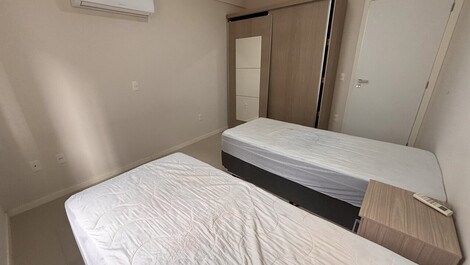 Apartamento en Bombas – 2 Dormitorios, Internet y Piscina, ¡Cerca de la Playa!