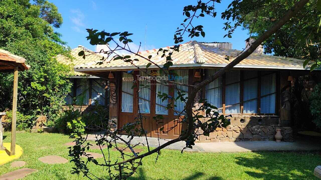 Casa para aluguel de temporada em Garopaba (Praia da Ferrugem)
