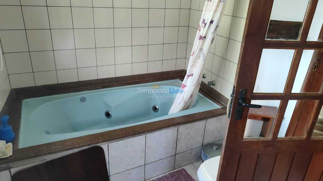 Casa para aluguel de temporada em Garopaba (Praia da Ferrugem)