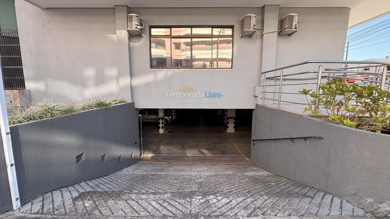 Apartamento para aluguel de temporada em Bombinhas (Praia de Bombas)