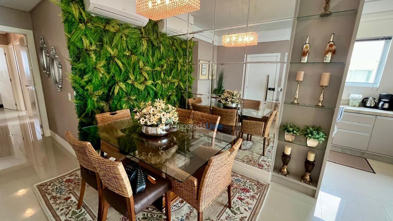 Apartment for vacation rental in Itapema (Meia Praia)