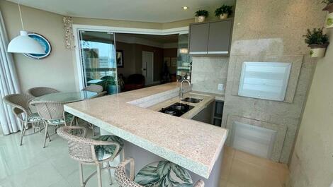 Penthouse on the Sea Block in Meia Praia with 3 suites