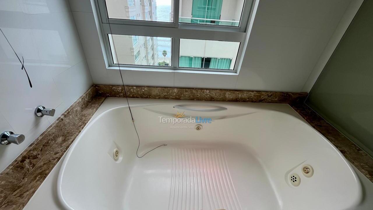 Apartment for vacation rental in Itapema (Meia Praia)