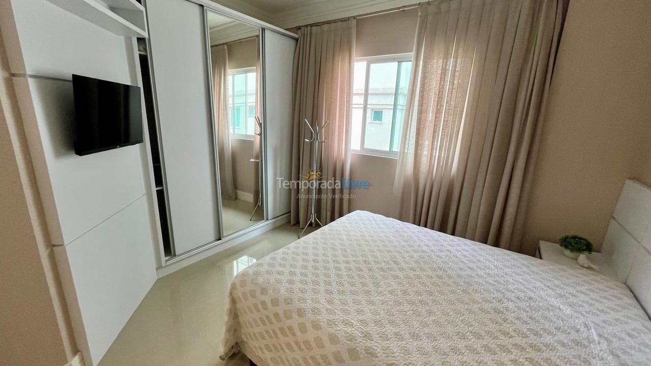 Apartment for vacation rental in Itapema (Meia Praia)