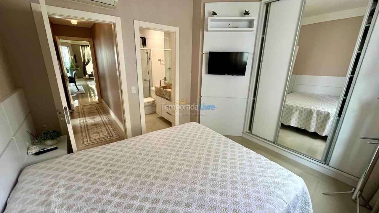 Apartment for vacation rental in Itapema (Meia Praia)