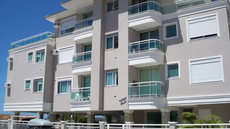 Apartamento 1 dormitório pé na areia, com vista ao mar!