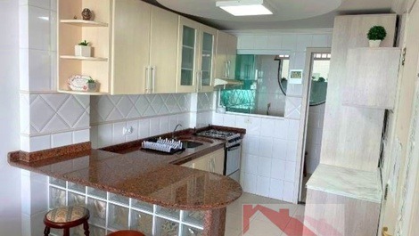 Lindo triplex de frente para o mar, com 4 suítes, 5 WC, e 2 piscinas!