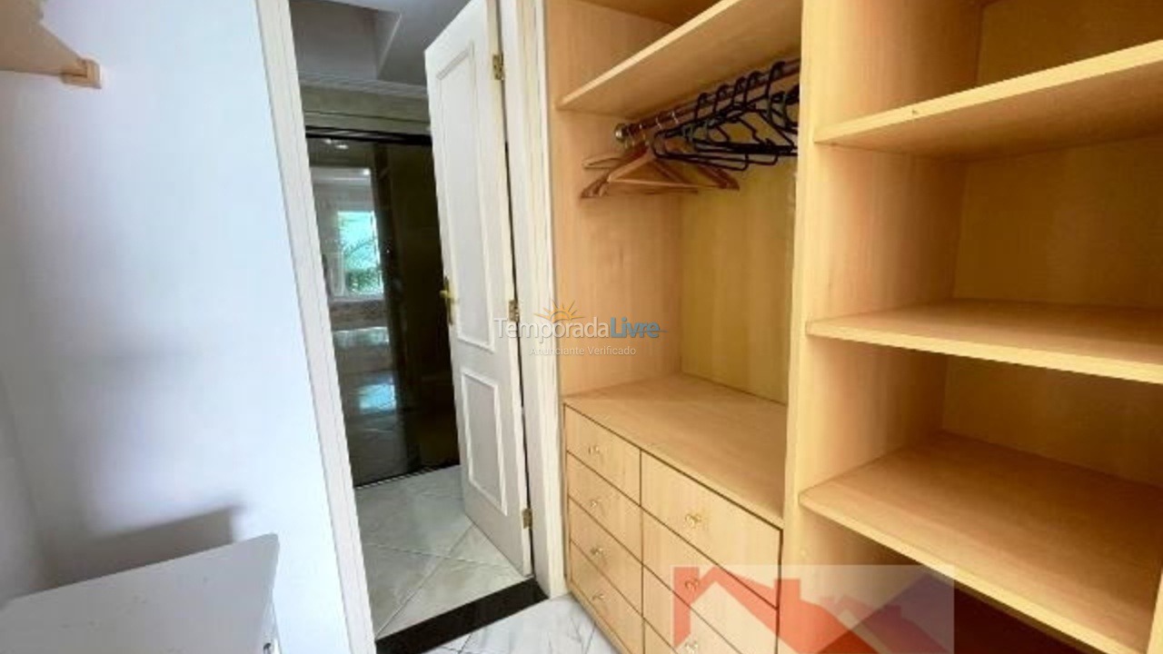 Apartamento para aluguel de temporada em Bombinhas (Praia de Bombas)