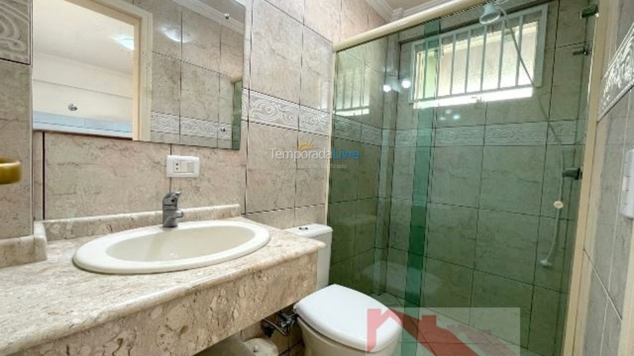 Apartamento para aluguel de temporada em Bombinhas (Praia de Bombas)