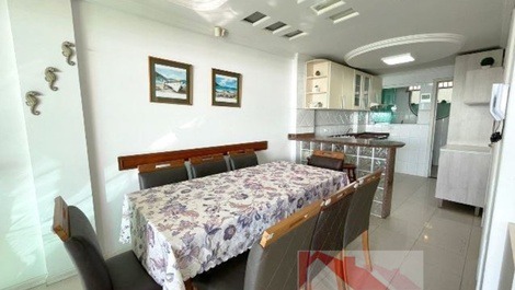 Lindo triplex de frente para o mar, com 4 suítes, 5 WC, e 2 piscinas!