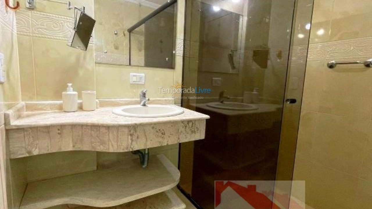 Apartamento para aluguel de temporada em Bombinhas (Praia de Bombas)