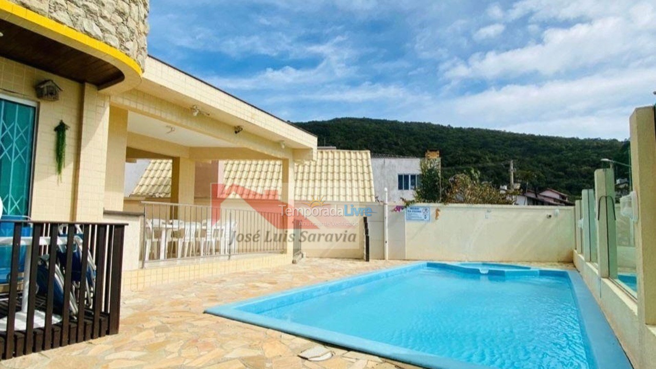 Apartamento para aluguel de temporada em Bombinhas (Praia de Bombas)