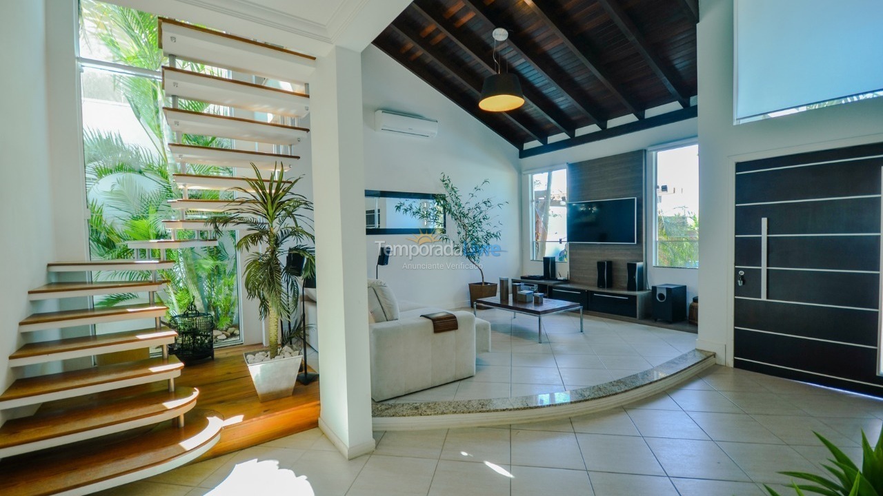 House for vacation rental in Bombinhas (Mariscal)