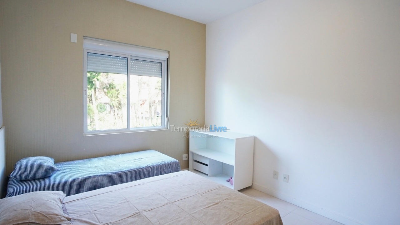 Apartment for vacation rental in Florianópolis (Praia do Santinho)