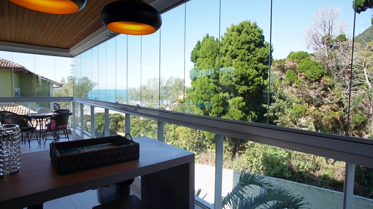 Apartment for vacation rental in Florianópolis (Praia do Santinho)