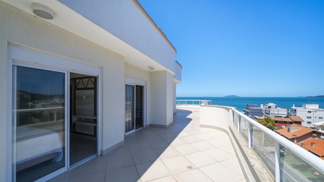 Apartment 150 meters from the sea in Bombas