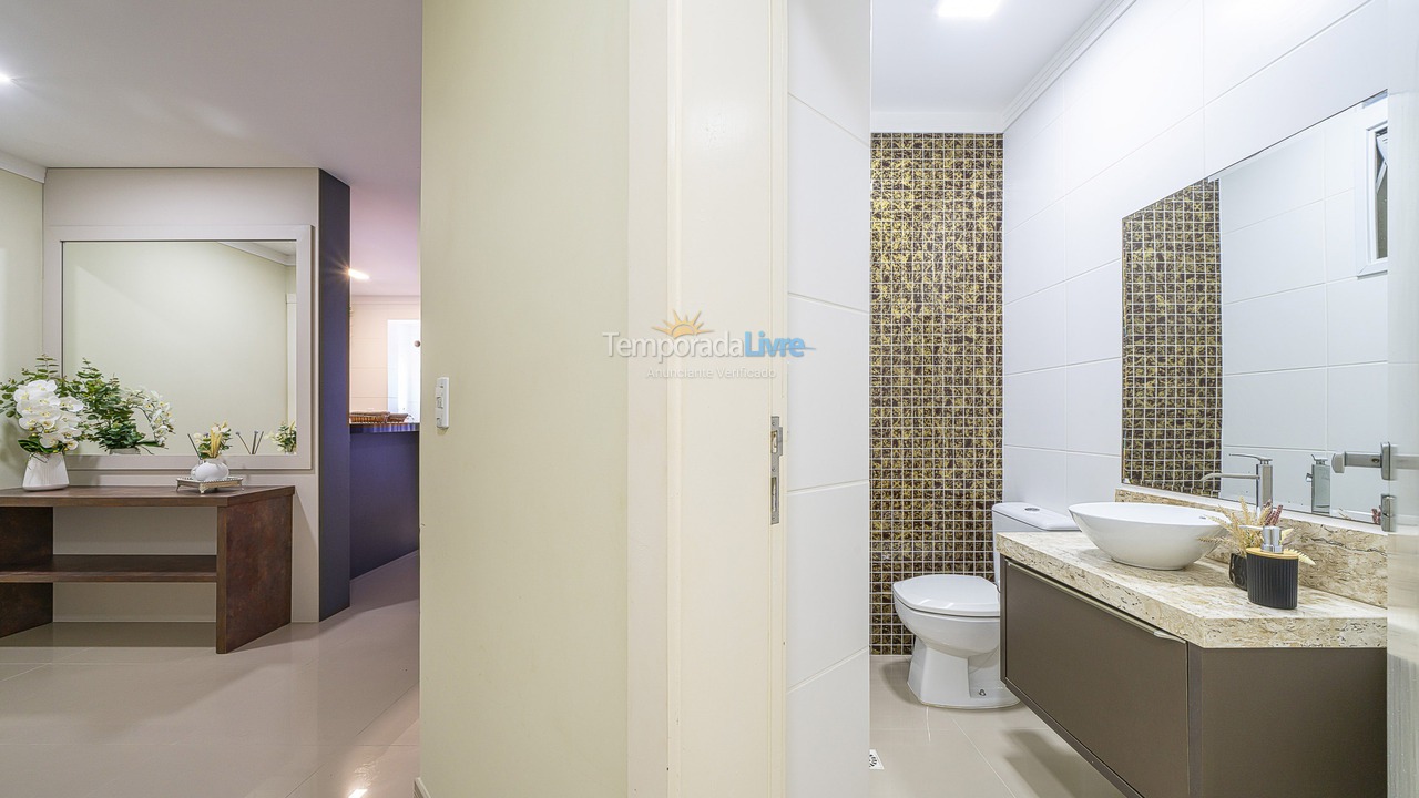 Apartment for vacation rental in Bombinhas (Praia de Quatro Ilhas)