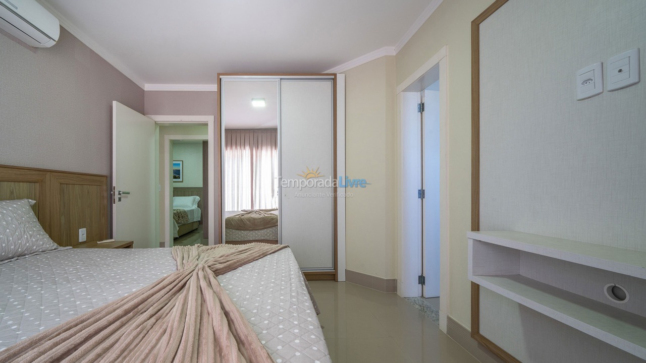 Apartment for vacation rental in Bombinhas (Praia de Quatro Ilhas)