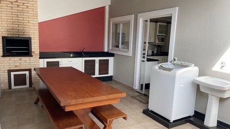 Excelente Townhouse de 3 Dormitorios en Bombas