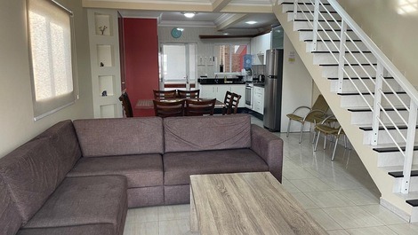 Excelente Townhouse de 3 Dormitorios en Bombas