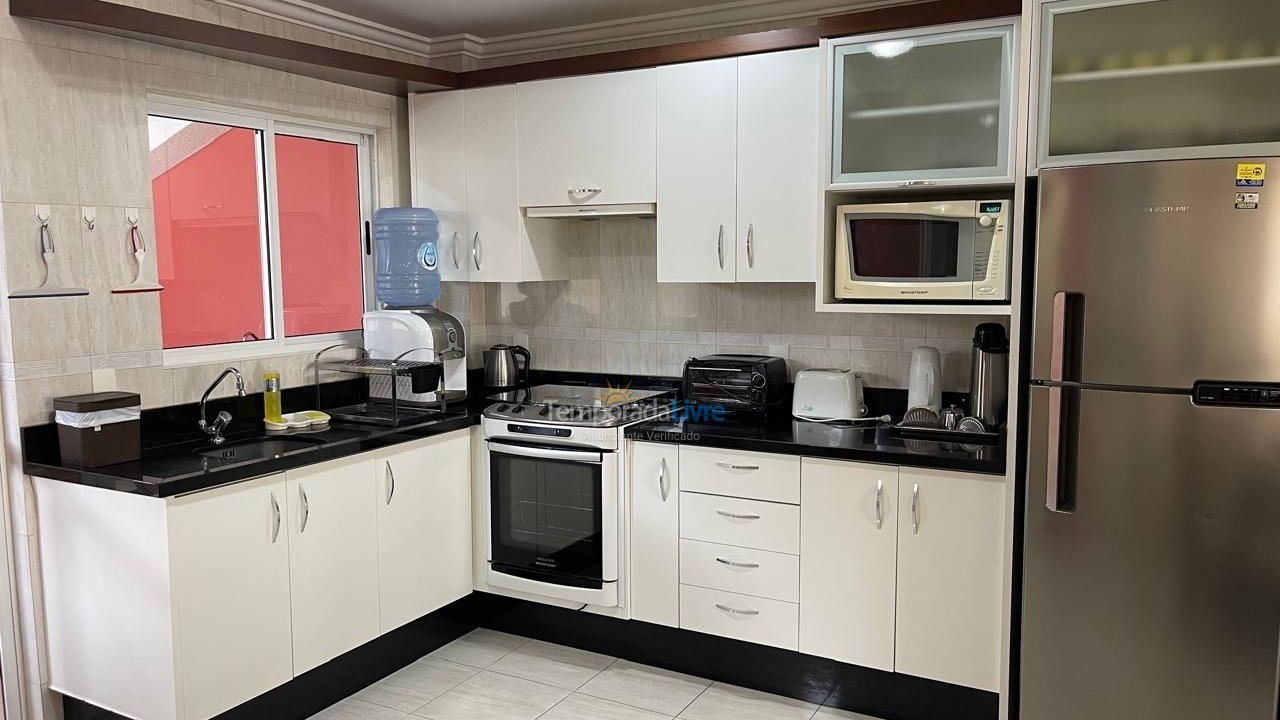 Casa para alquiler de vacaciones em Bombinhas (Praia de Bombas)