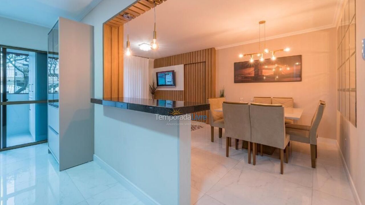 Apartment for vacation rental in Bombinhas (Praia de Bombinhas)