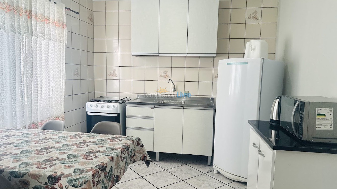 Apartamento para aluguel de temporada em Balneário Camboriú (Praia Central)