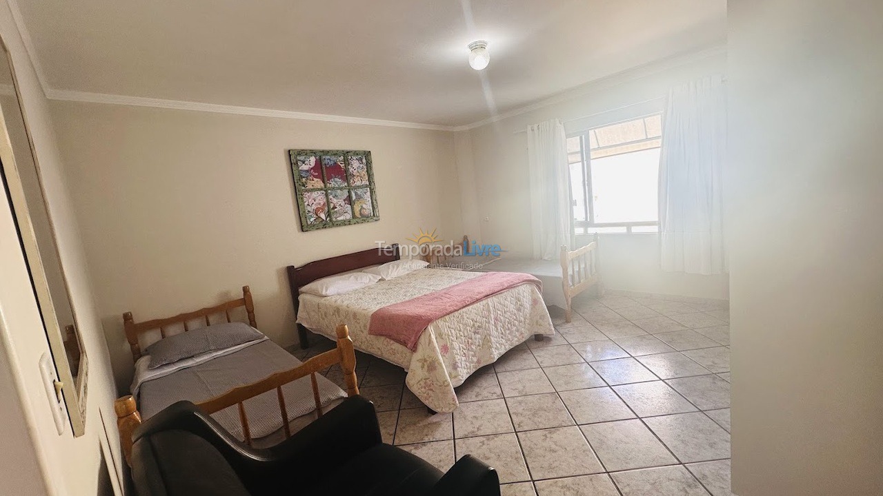 Apartamento para aluguel de temporada em Balneário Camboriú (Praia Central)