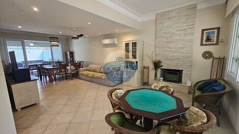 Casa en Alquiler de Vacaciones - Juquehy - a 160m de la playa, con 4 suites,...