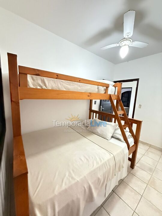 Casa para alquiler de vacaciones em Bertioga (Jardim Indaiá)