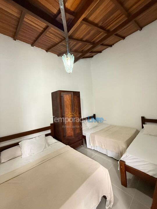 Casa para alquiler de vacaciones em Bertioga (Jardim Indaiá)