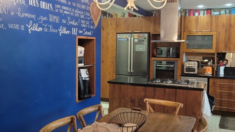 BELÍSSIMA CASA FRENTE MAR 5 SUITES - ALUGUEL POR TEMPORADA