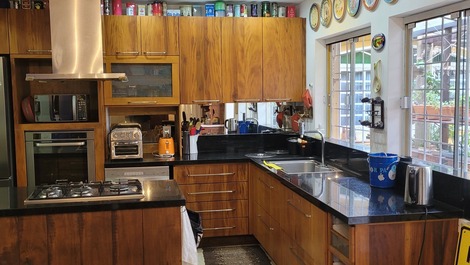 BELÍSSIMA CASA FRENTE MAR 5 SUITES - ALUGUEL POR TEMPORADA