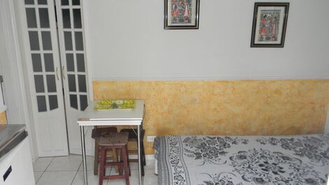 Kitnet 70 ms do mar,Praia Toninhas,Piscina /SUÍTES EM PROMOÇÃO