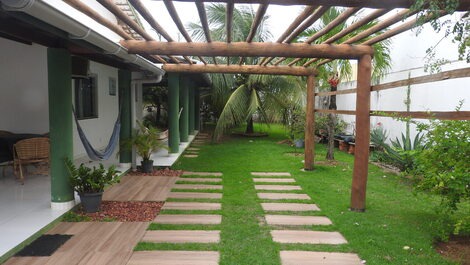 Excelente Casa de Vacaciones en Barra do Jacuípe (Cond. Cerrado)