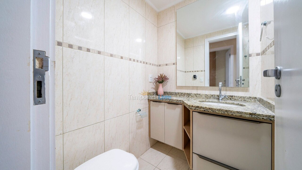 Apartamento para aluguel de temporada em Bombinhas (Praia de Bombas)