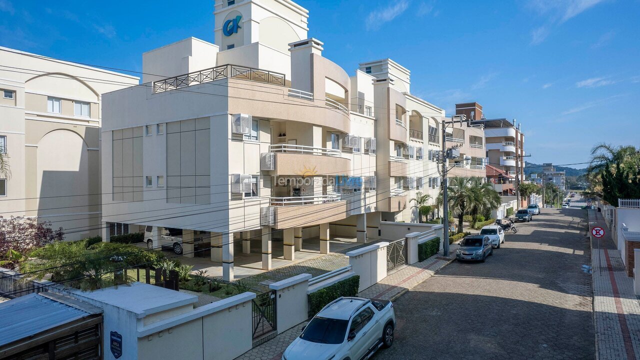 Apartamento para aluguel de temporada em Bombinhas (Praia de Bombas)