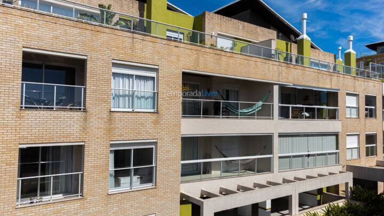 Apartment for vacation rental in Florianópolis (Praia do Santinho)