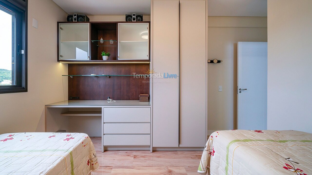 Apartment for vacation rental in Bombinhas (Praia de Bombas)