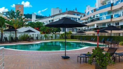 Florianópolis - Lujo en Jurerê: ¡cobertura completa!