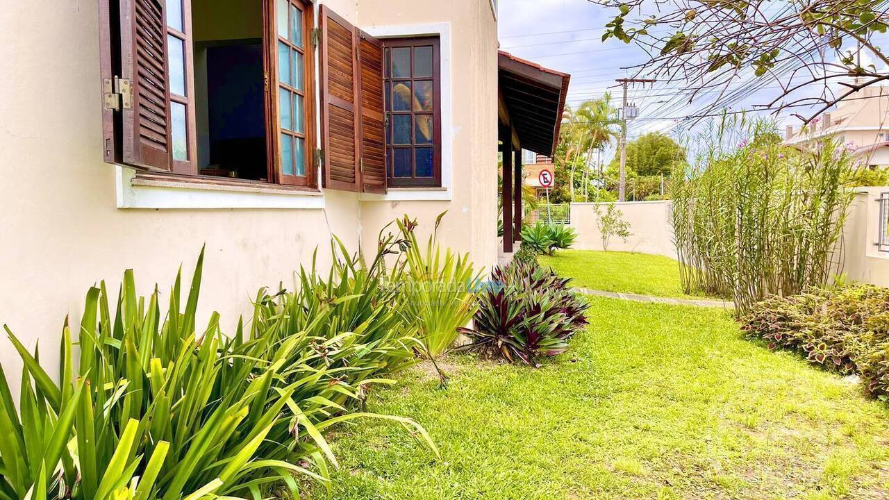 Casa para aluguel de temporada em Florianopolis (Canasvieiras)
