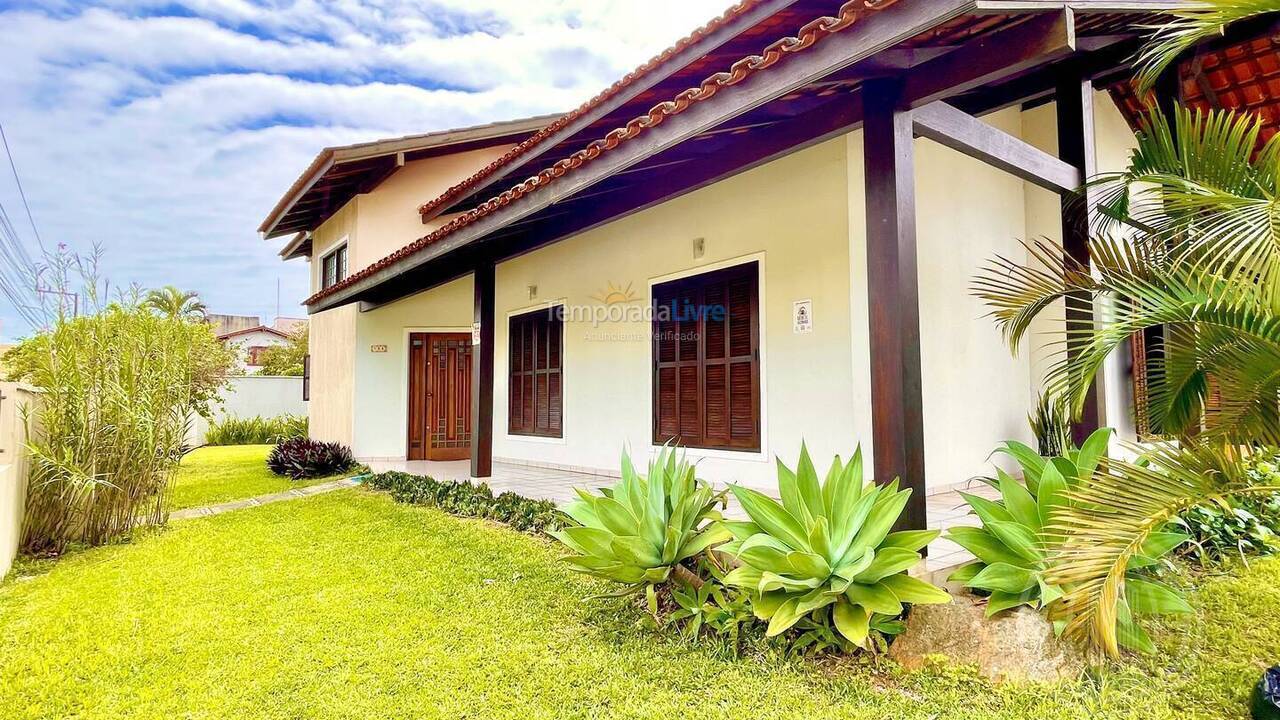 Casa para aluguel de temporada em Florianopolis (Canasvieiras)