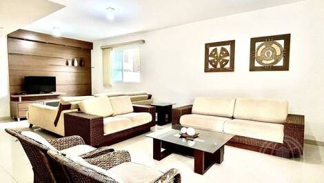 Casa en condominio con 4 suites, a una cuadra de la playa. TEMPORADA