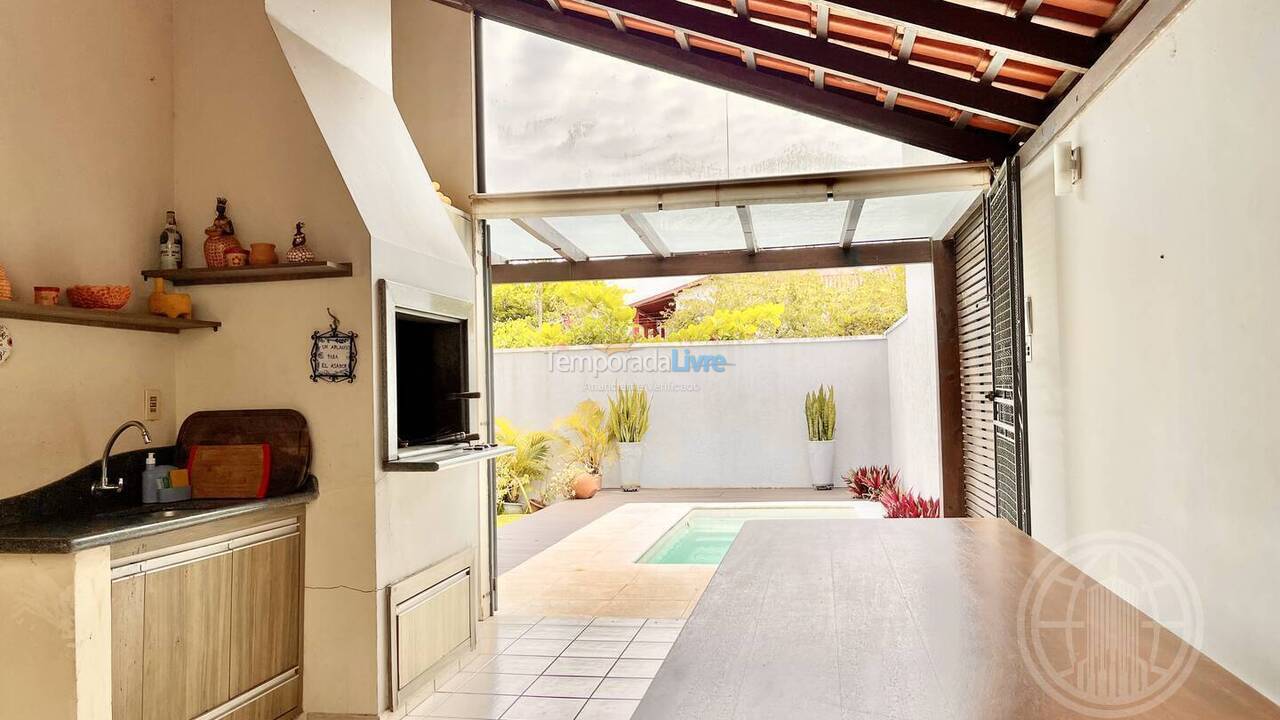 Casa para aluguel de temporada em Florianopolis (Canasvieiras)