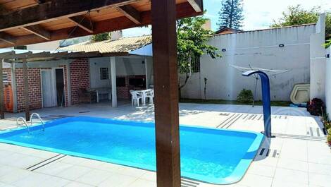 6 bedroom house for SEASONAL