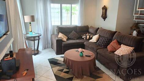 6 bedroom house for SEASONAL