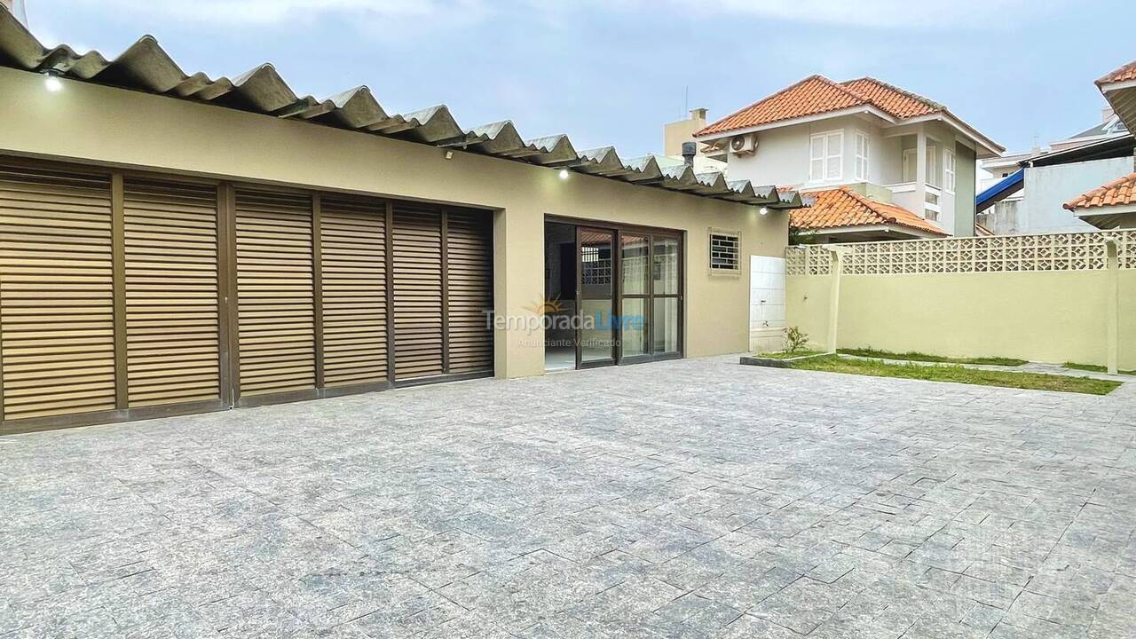 House for vacation rental in Florianopolis (Canasvieiras)