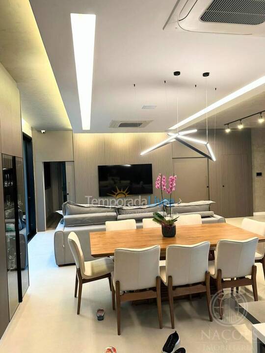 Casa para aluguel de temporada em Florianopolis (Praia dos Ingleses)