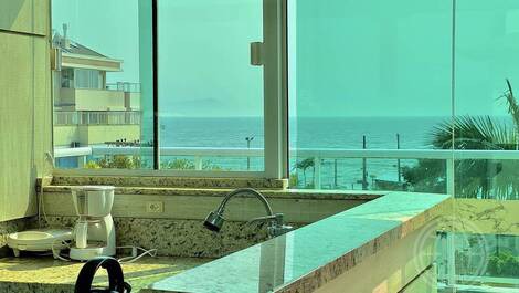 Cobertura 2 dormitórios vista mar TEMPPRADA